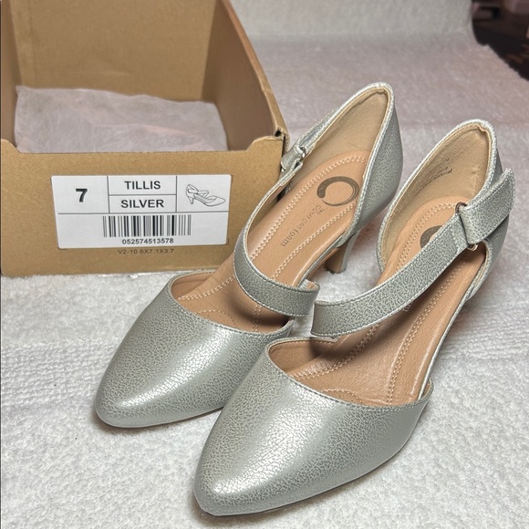 Journee Collection Silver Heels - Picture 1 of 8